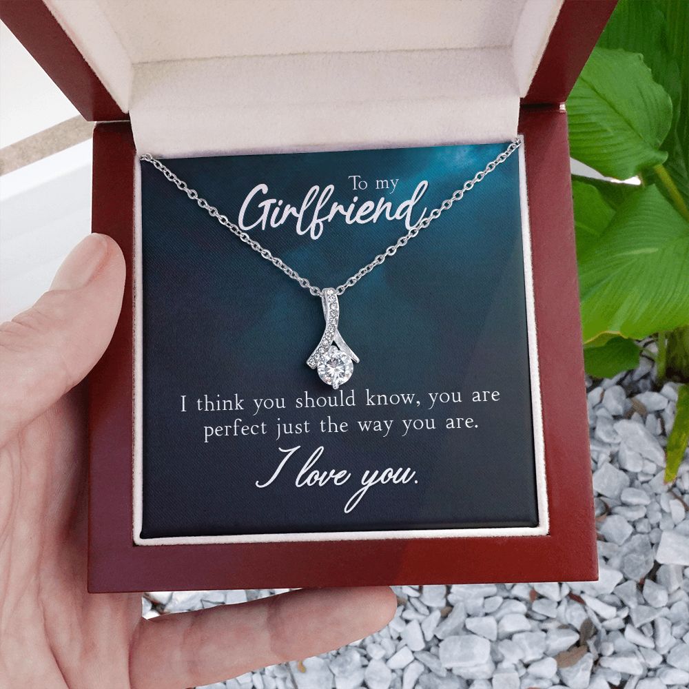 To My True Girlfriend Necklace, Brother to Sister, Birthday For Sister from Brother, I Love You, Love Knot Meaningful Necklace Message Card and Gift Box Styles on Birthday, Christmas, Anniversary Allruing Necklace