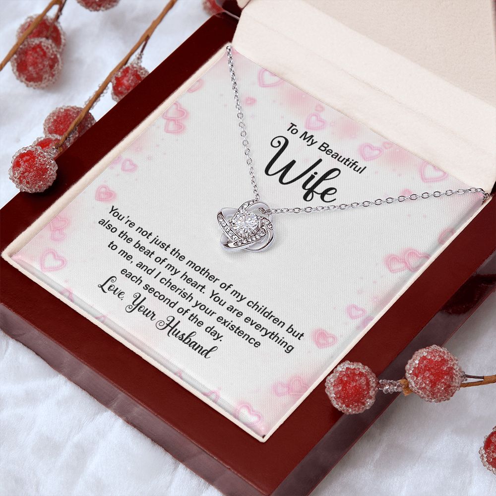 Couples Gifts Necklace To My Beautiful Wife Necklace Gifts For My Wife, Love Knot Meaningful Necklace Message Card and Gift Box Styles on Birthday, Christmas, Anniversary Love knot Thang