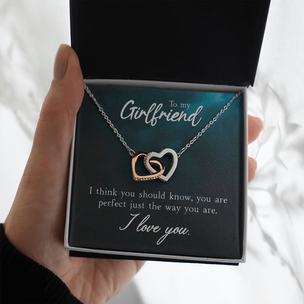 To My True Girlfriend Necklace, Brother to Sister, Birthday For Sister from Brother, I Love You, Love Knot Meaningful Necklace Message Card and Gift Box Styles on Birthday, Christmas, Anniversary Interlocking Heart