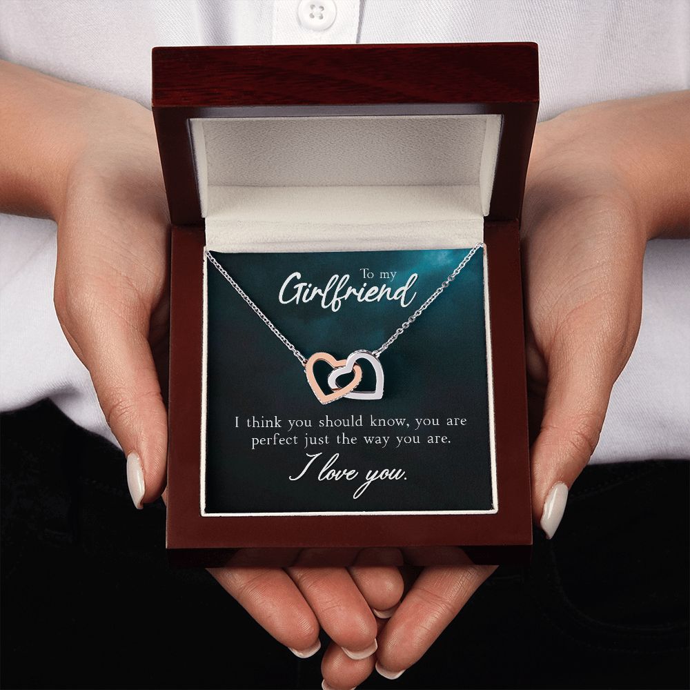 To My True Girlfriend Necklace, Brother to Sister, Birthday For Sister from Brother, I Love You, Love Knot Meaningful Necklace Message Card and Gift Box Styles on Birthday, Christmas, Anniversary Interlocking Heart